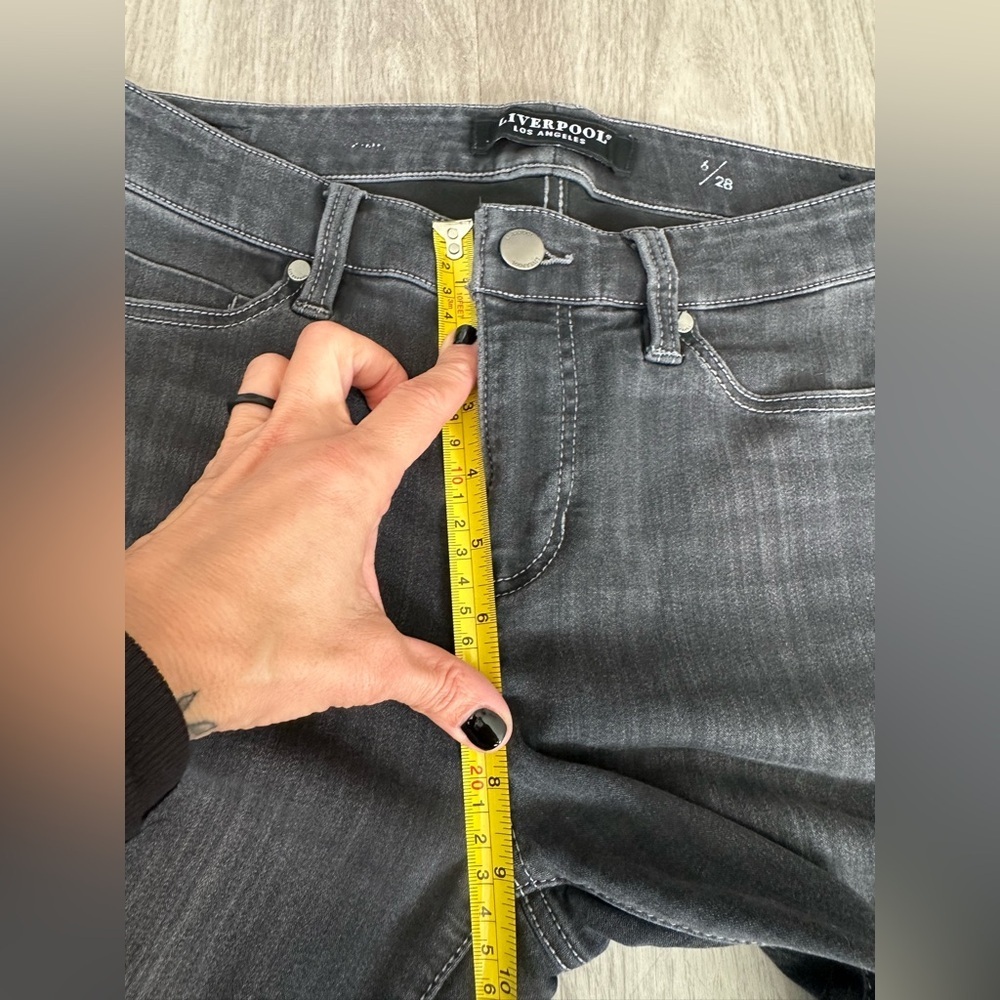 Liverpool Jeans - charcoal Skinny Jeans - size 6 / 28 Midrise
Color: meteorite - Picture 7 of 8